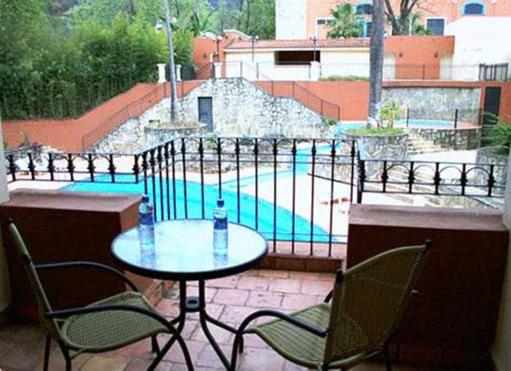 Hotel Hacienda Cola Del Caballo Сантяго Стая снимка