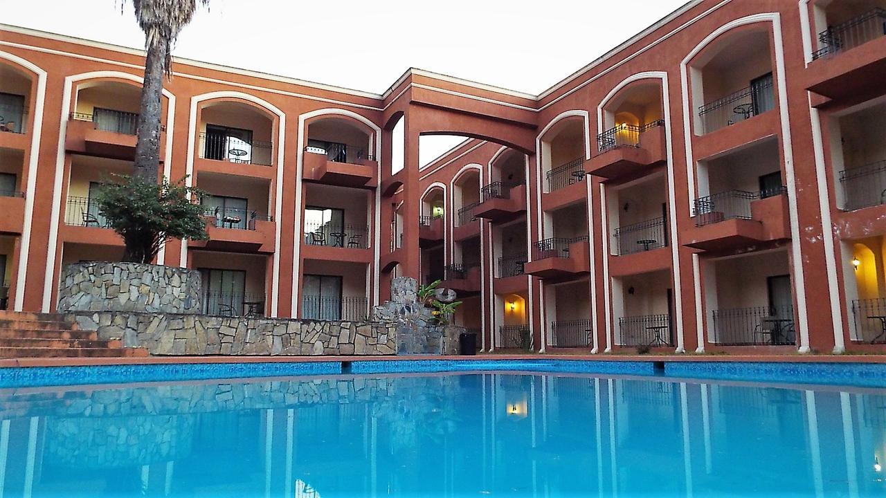 Hotel Hacienda Cola Del Caballo Сантяго Екстериор снимка