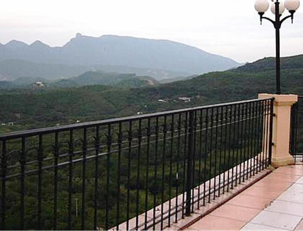 Hotel Hacienda Cola Del Caballo Сантяго Екстериор снимка