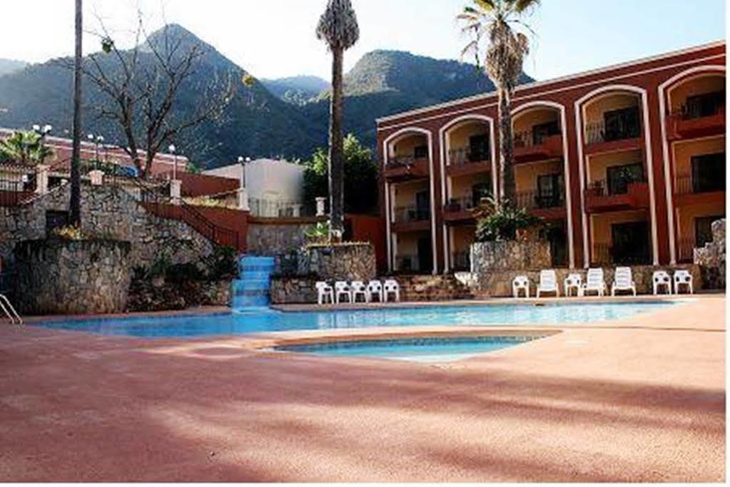 Hotel Hacienda Cola Del Caballo Сантяго Екстериор снимка